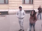 捷克街头搭讪第十期路边勾引一个大奶骚逼在单面镜房车上肉搏