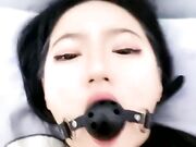 调教极品小女友 带情趣手铐项圈 69姿势互舔 带着口球被后入 口活一流