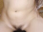 萝莉白虎内射_萝莉白虎小逼一闪，阳具猛干她紧穴内射满精液，爽得她娇喘求操死