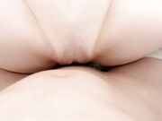 极品颜值美少女，大屌猛捅骚逼，妹妹玩的挺开