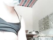 潮喷燕姐户外塞着跳蛋进村勾引老头打炮给他吃伟哥搞老头孙子在家叫来一起