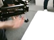 直击日本AV现场拍摄 知名女优上镜现场 被猛男各种姿势爆插 制服OL剧情