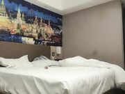 约了个黑色外套牛仔裤爱笑妹子啪啪 特写口交脱下内裤掰穴骑坐后入猛操