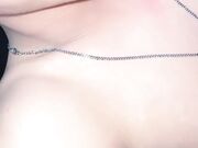 3P极品小骚货 露脸让小哥抱着亲小嘴吃奶子玩弄 口活很棒玩逼揉骚奶子