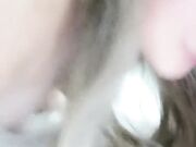 你的骚可儿露脸与小哥激情啪啪需要观众 口交大鸡巴还得跟狼友打着语音电话