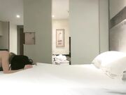 洗完澡穿上吊带包臀裙黑丝袜，撕裆掰穴摸逼骑乘嗯嗯叫