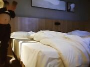 假期约少妇 骚逼浪劲十足 配合听话 半蹲在床暴力抽插直达高潮