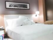 深夜长相甜美气质萌妹，苗条身材穿上黑丝口交上位骑坐抽插