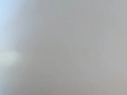 第一次拍摄难免有点害羞没想到还是让我很爽了射了一肚子