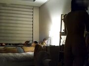 民宅破解摄像头偸拍屁股又圆又肥性感漂亮小媳妇与老公激情造爱撅起屁股等待进入