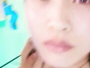 偷情小嫂子全程露脸 沙发前给大哥深喉口交 被大哥压在沙发上激情爆草抗腿抽插