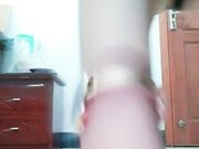 骚气少妇演绎勾引摩的小哥啪啪 厕所尿尿回家啪啪大战开裆肉丝大力抽插