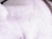 下雨天爸妈不在家和妹妹独处，趁她打王者开语音的时候，强行插入让她对着手机放肆淫叫【心软勿入】