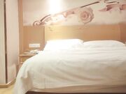 不蹲着口交的人少之又少，她这种就希望天天遇见秒射的人