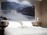 舌吻摸奶调情洗完澡后入骑乘猛操，性感大屁股上下套弄