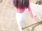 猥琐姐夫带着极品小姨子郊外打野战 吃鲍鱼啪啪啪