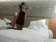 再约高颜值性感嗲嗲妹子盘啪啪 穿上情趣装黑丝扭动特写口交后入猛操