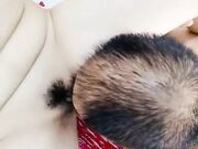 两个中年美骚妇露脸让大哥们轮草，口交大鸡巴让大哥舔逼，淫声荡语互动撩骚听指挥，多体位蹂躏爆草精彩刺激