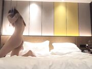 极品超模嫩妹 上位骑乘扭动小腰抬腿侧入双手交叉猛操