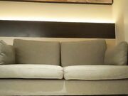 苗条妹子沙发舌吻调情 坐在身上张开双腿摸逼 上位骑乘侧入猛操呻吟娇喘