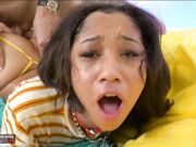 活泼的粉穴荡妇被粗暴地性交打桩灌满精液