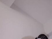 不小心走进汤屋员工休息室 看到穿著和服熟睡的服务生 居然有意外的展开