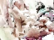 四个美女同时来做按摩 全部内射