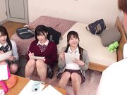 成为姐姐和闺蜜们的活体射精练习器1