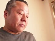 被讨厌的继父趁夜侵犯1