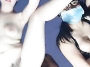 眼镜妹和姐姐勾搭看果园的野战