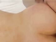 绿帽淫妻偷情 极品骚逼淫妻一边操逼一边打电话诱惑舔狗