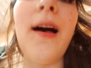 黑丝美女用大号震动棒自慰高潮喷水