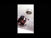 全方位偷拍漂亮女同事嘘嘘