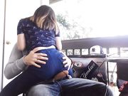 在阳台自拍啪啪蕾丝内裤诱惑直冒白浆