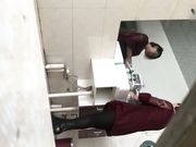 商场卫生间偷拍人美逼嫩