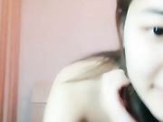 床上慢慢脱掉衣服手指扣逼