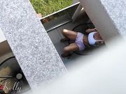 偷拍美女户外自家阳台自摸