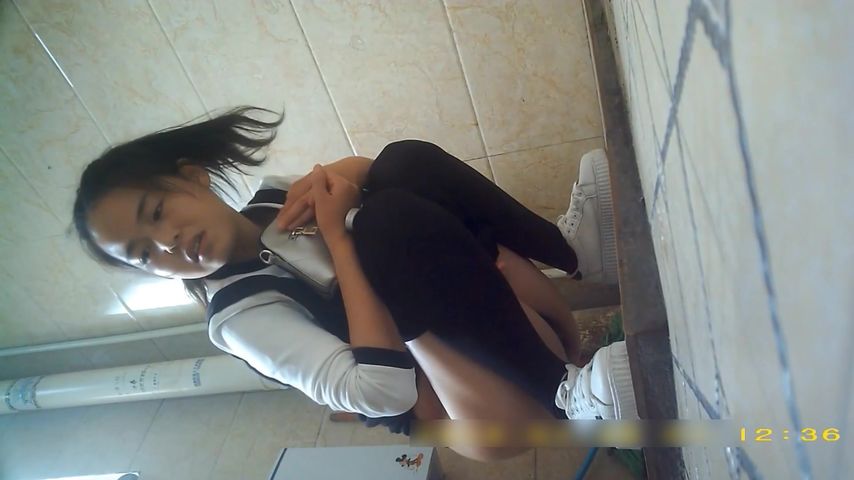 女厕露脸偷拍气质美女还真不少