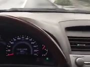 中午开车接漂亮小情人下班