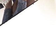 隔板女厕露脸近距离偷拍美女