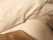 宵夜被下药灌倒后酒店开房玩弄