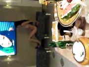 中奖请老铁去KTV包房裸嗨