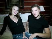 把精液射进少妇粉红的肉穴中