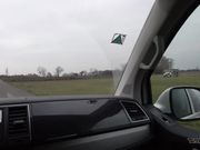 把路边的小骚货弄到车上来操.