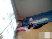 带着孩子玩换妻游戏小宝贝围观