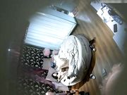 美女太饥渴了脱完衣服就玩鸡鸡