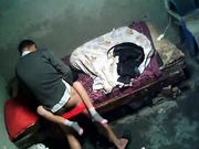 大叔嫖妓结果不够硬想要舔逼被拒