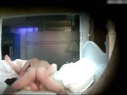 妹子不配合被小伙按倒扒光强行进入