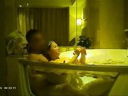 佛爷几天没干就逼痒的离异气质少妇第3部刚从老家回来就酒店约炮先来个鲜花浴去疲劳完整版上部