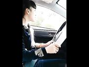 豪放姐自驾游到某景区勾引路人大哥到山上野战,无套内射